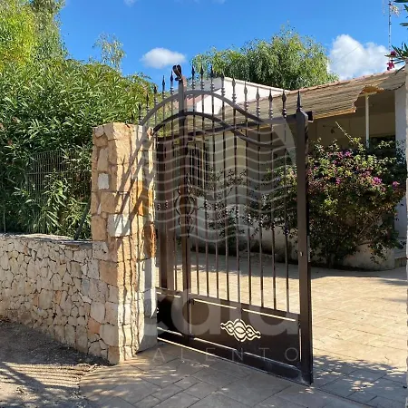 Giuliangela - A 400 M By Cala Salento *