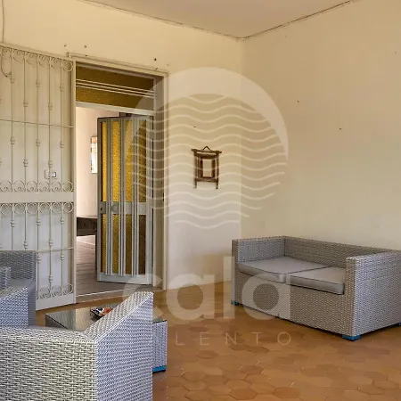 Giuliangela - A 400 M By Cala Salento